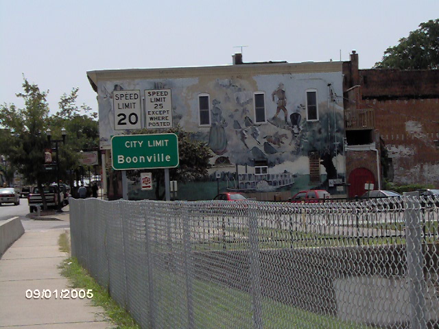 Boonville, MO: Riverside Cafe Mural next to river bridge