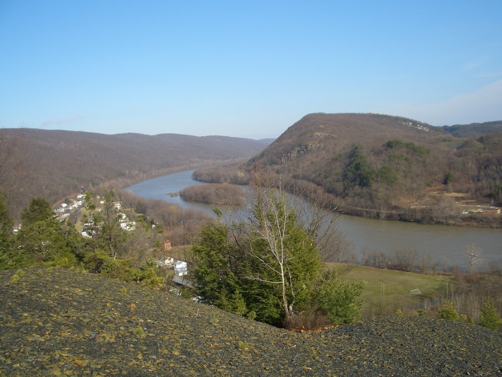 Shickshinny, PA: view of river, and rt. 11 leaving shickshinny