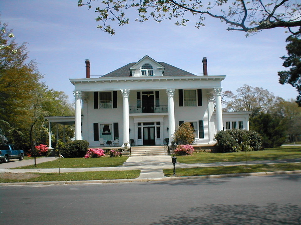 Waynesboro, GA Wisteria Hall 824 Myrick St.