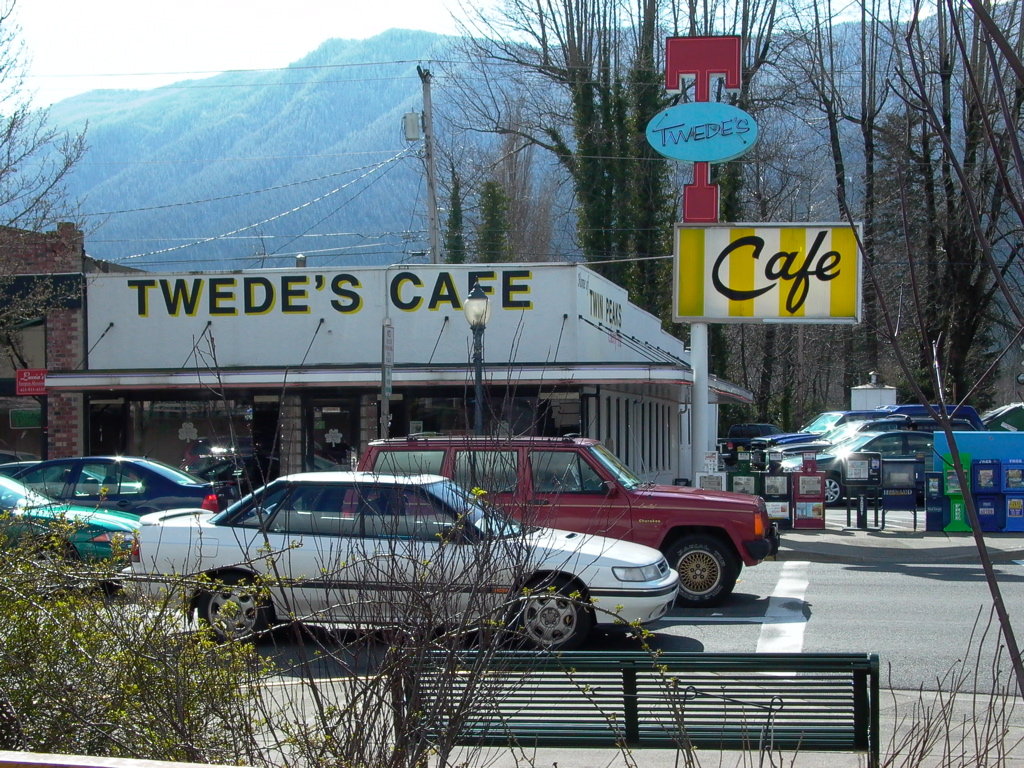 Snoqualmie Pass, WA: Double R Diner in Twin Peaks [North Bend]