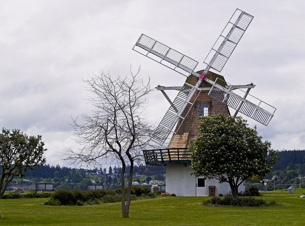 Oak Harbor, WA: Windmill at City Beach, Oak Harbor