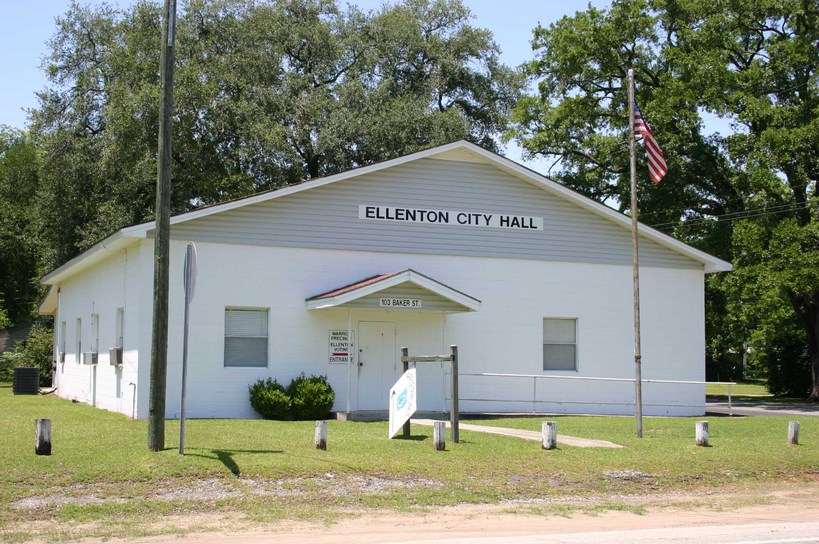 Ellenton, GA: City Hall Building