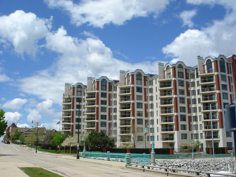 Racine, WI: The Lakeside Towers by HarborPark in Racine, WI