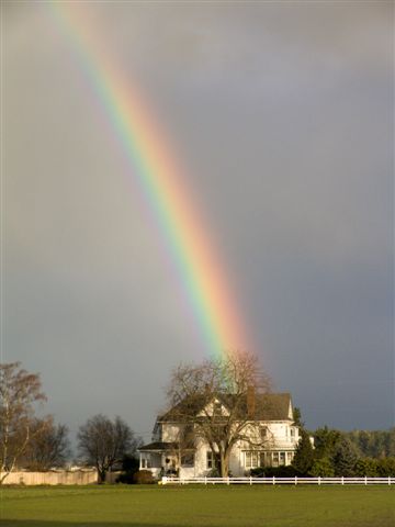 La Conner, WA: Rainbow over Queen of the Valley Inn (B&B in La Conner)