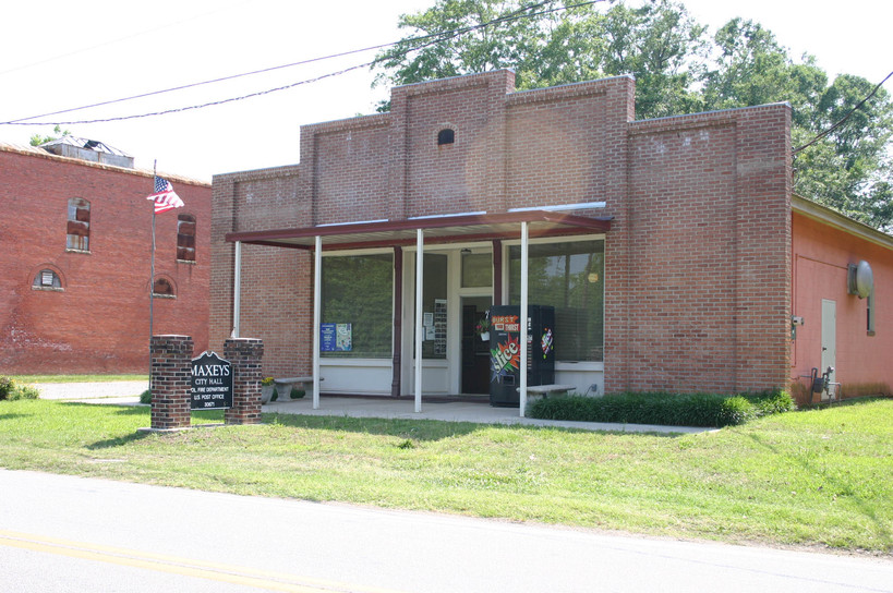 Maxeys, GA: Combination City Hall, Volunteer Fire Dept and Post Office Building