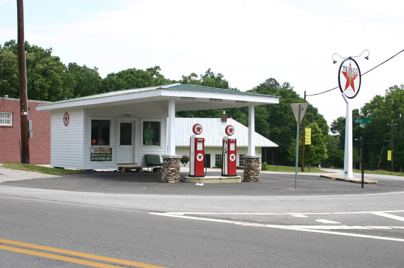 Talmo, GA: Vintage Texaco Station