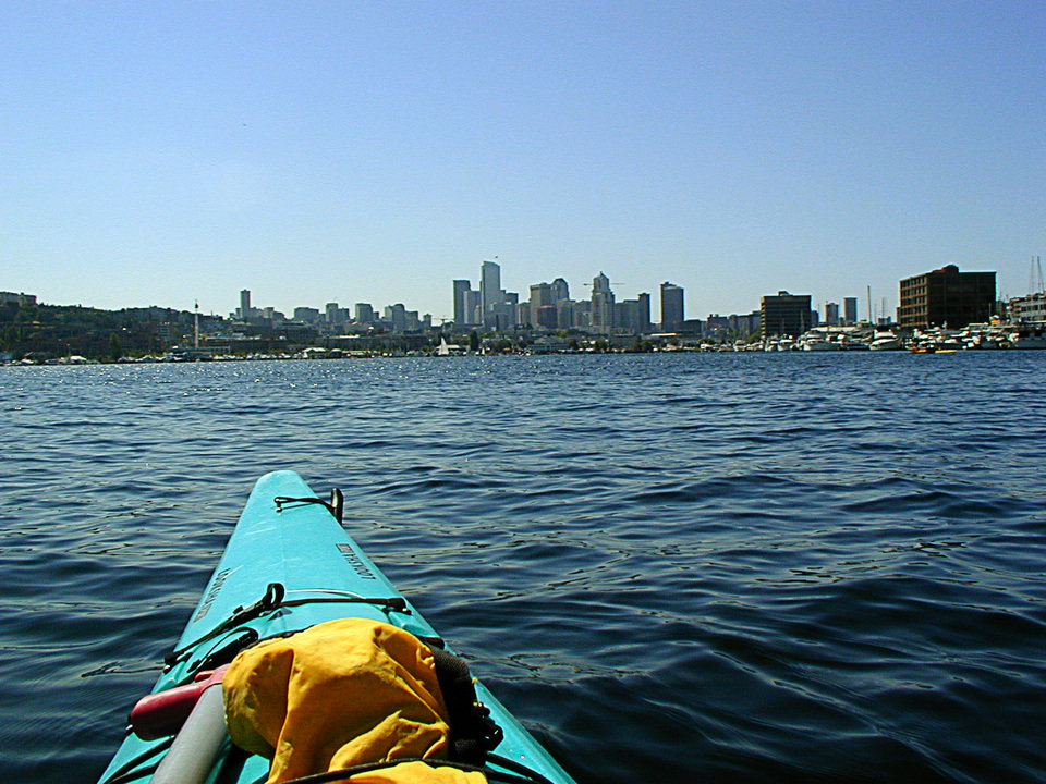 Seattle, WA: Seattle downtown from kayak on Lake Union