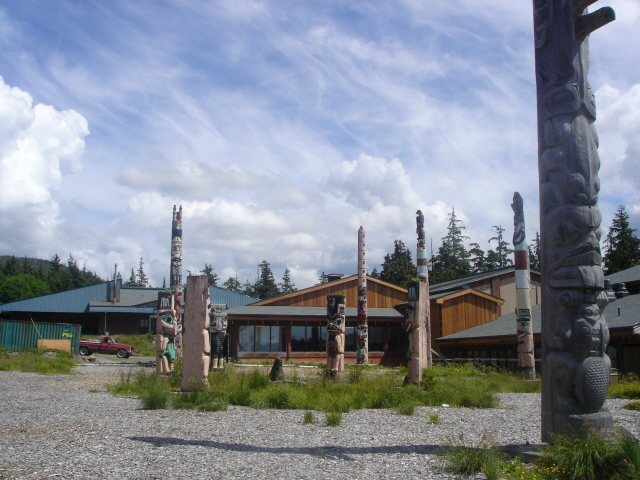 Hydaburg, AK: Summer, 2006 Picture of Hydabug School and totems