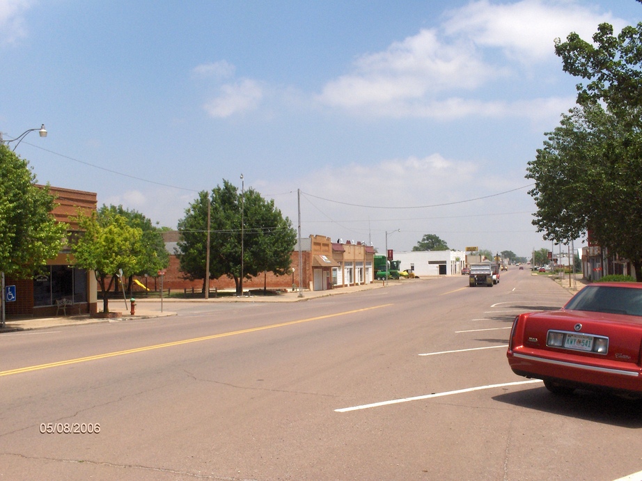 Hollis, OK: picture of street shops - street 1