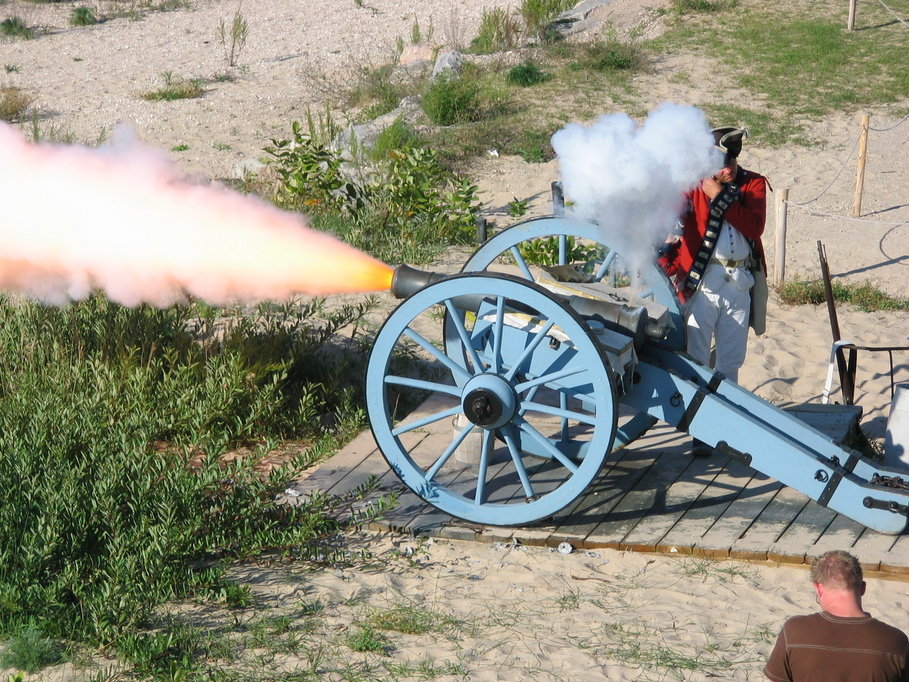 Mackinaw City, MI: cannon fire