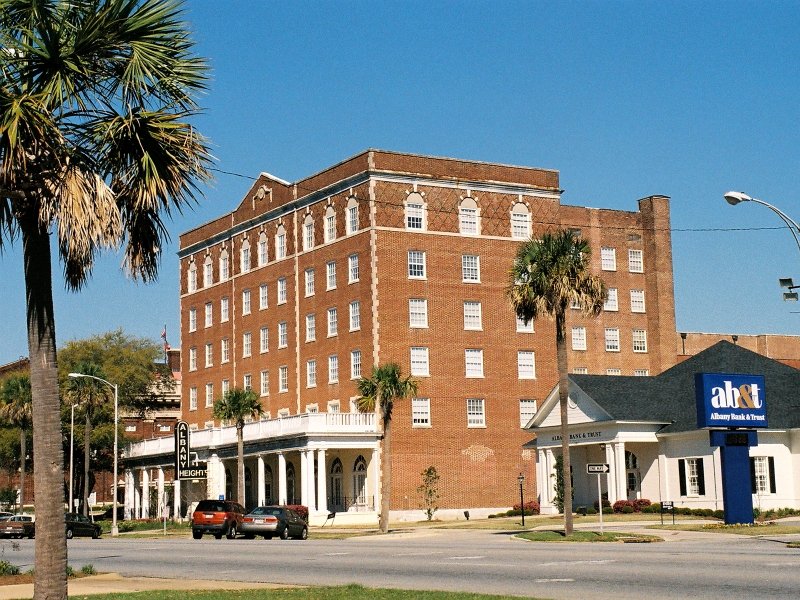 Albany, GA: Albany Heights Building