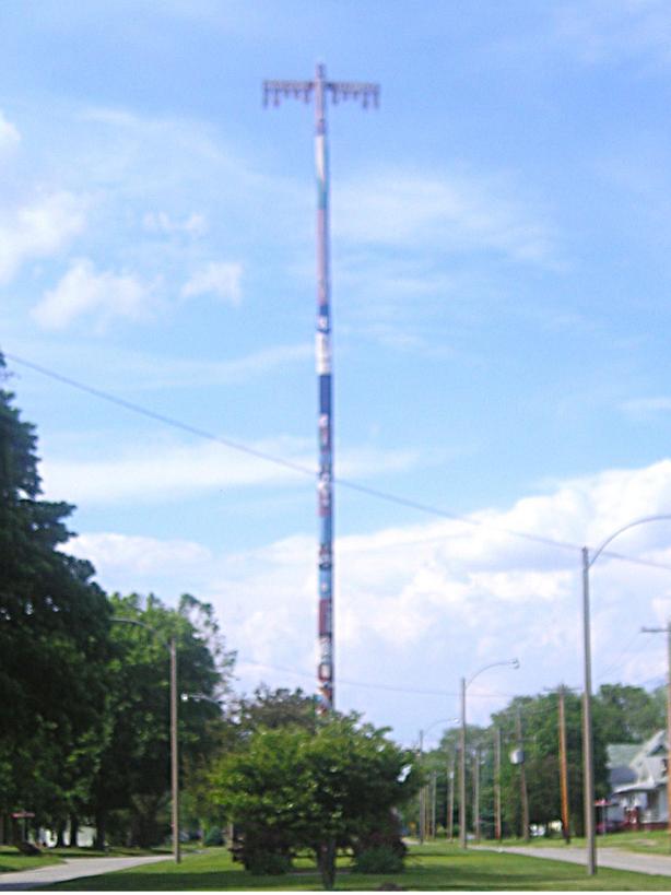 Abingdon, IL: Abingdon's Totum Pole on Main Street in Abingdon, Illinois
