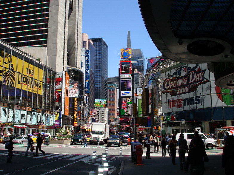 New York, NY: Times square at Noon