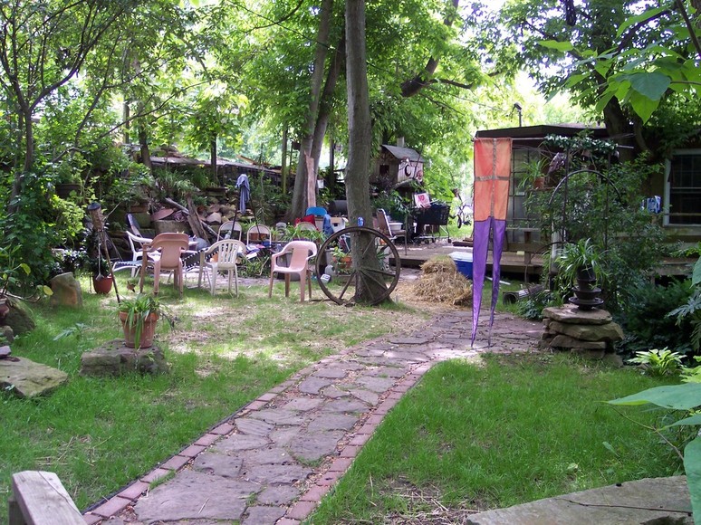 Makanda, IL: garden behind art studio