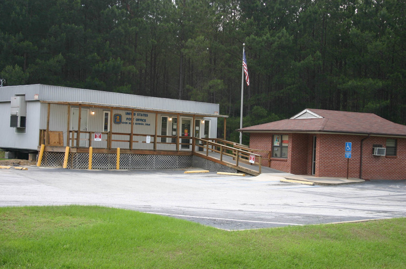 Good Hope, GA: Post Office and old Post Office