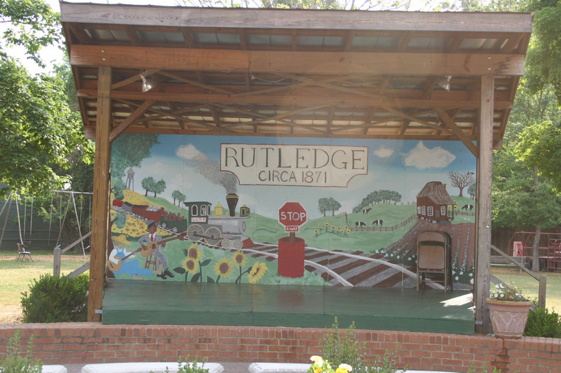 Rutledge, GA: City Park Stage - Mural