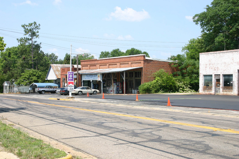 Avera, GA: Avera Shopping Center