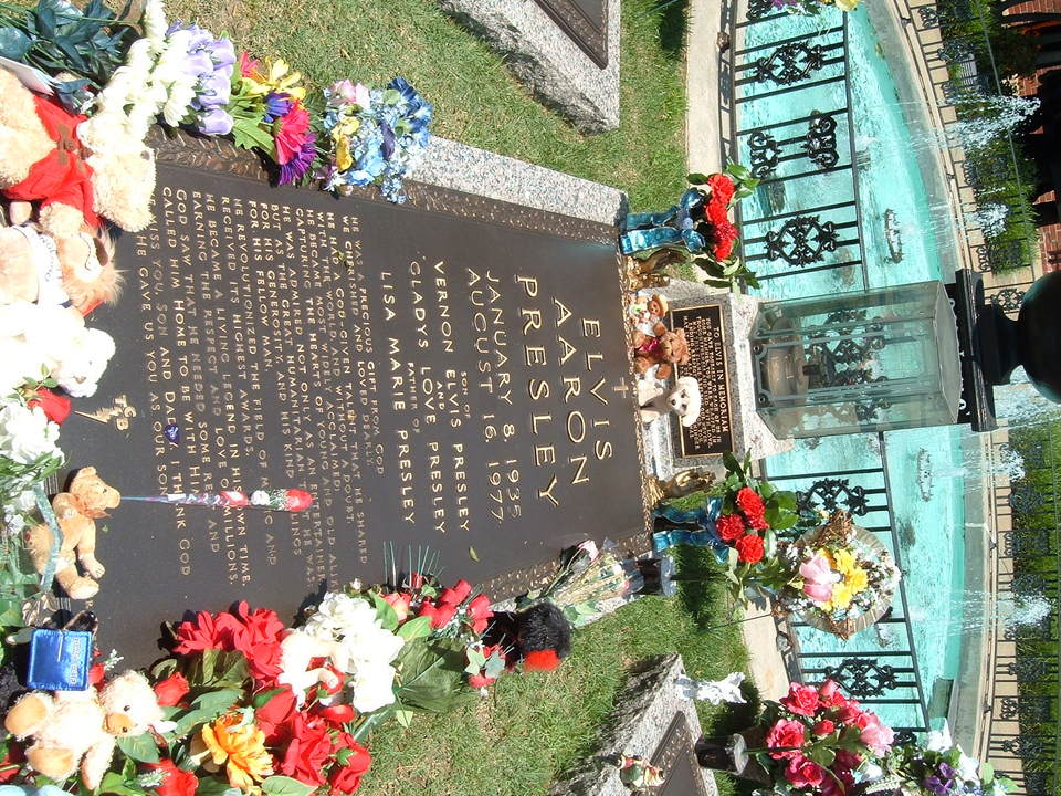 Memphis, TN: Elvis's Grave
