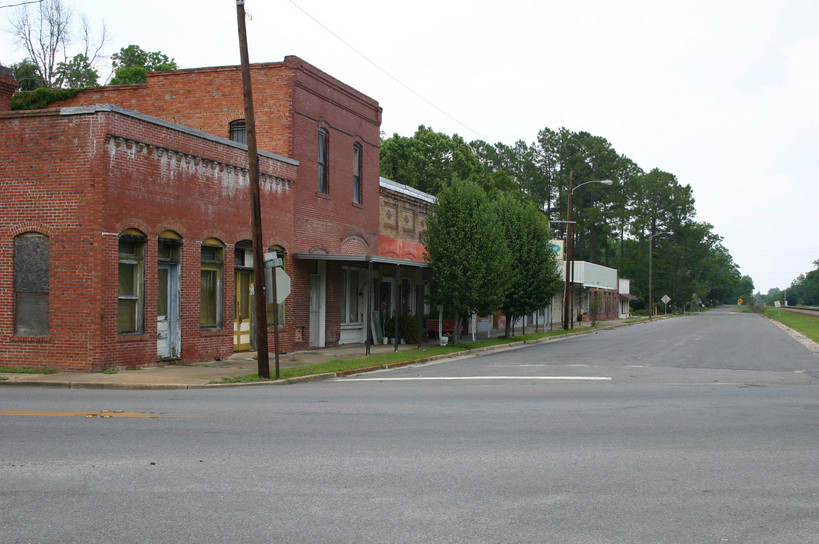 Patterson, GA: Looking North on Railroad Street - old business center