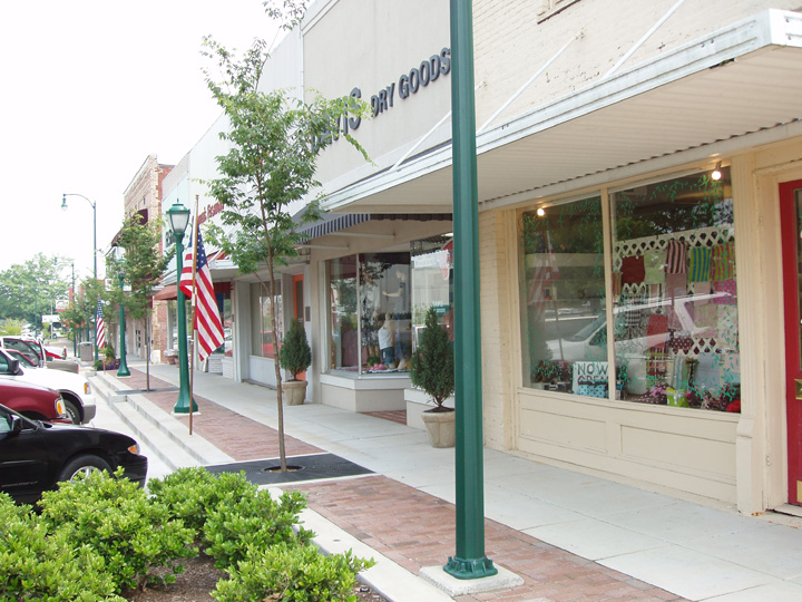 Lexington, TN: Main Street