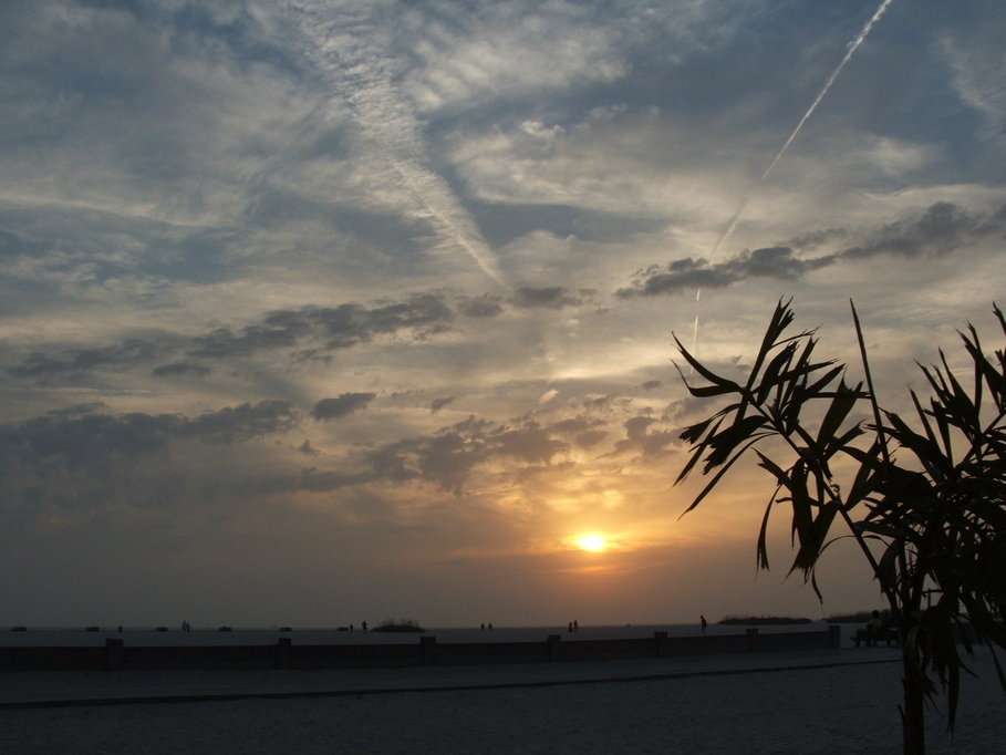 Treasure Island, FL: Sunset T.I Fl. Beach from Billmar beach resort.