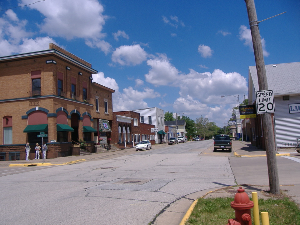 Eldridge, IA: Downtown