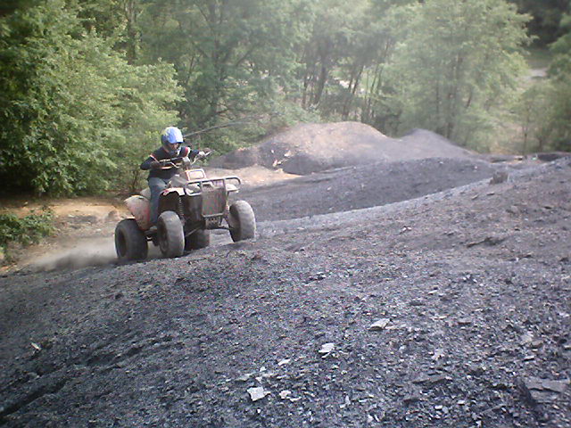 Roseville, OH: Hill up behind the Roseville prison