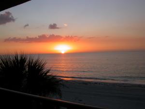Belleair Beach, FL: magnificent sunset view over the gulf