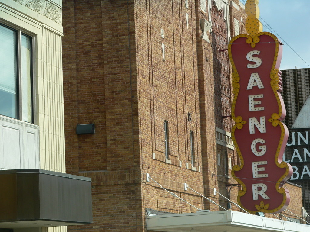 Hattiesburg, MS: Hattiesburg Saenger Theatre