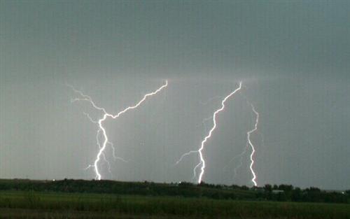Sidney, MT: A lightning storm just outside Sidney, MT