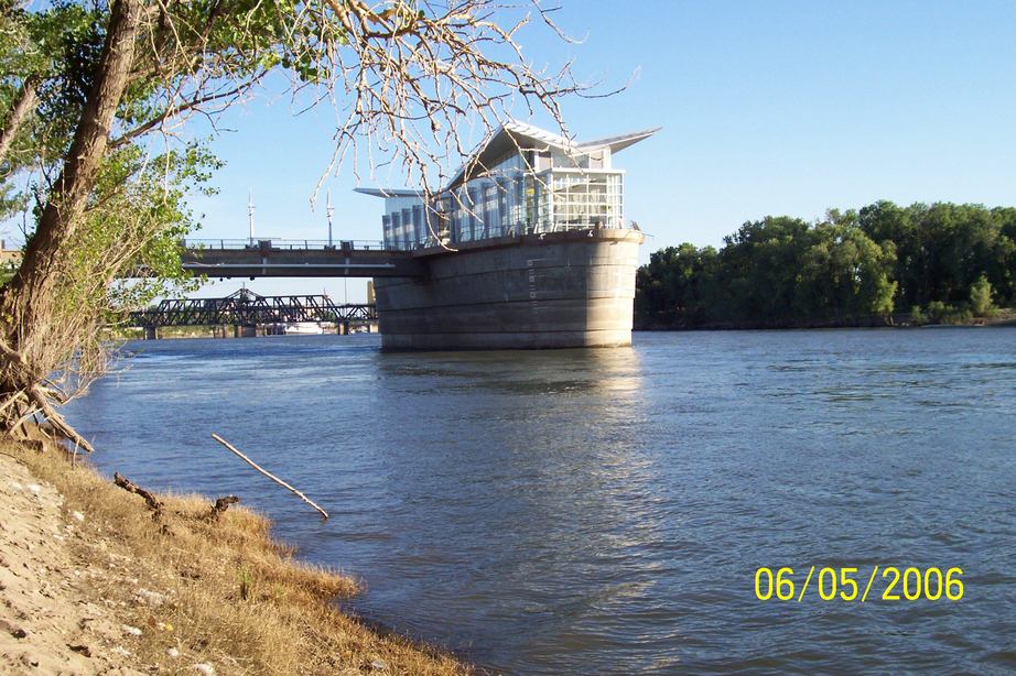 Sacramento, CA: sac river