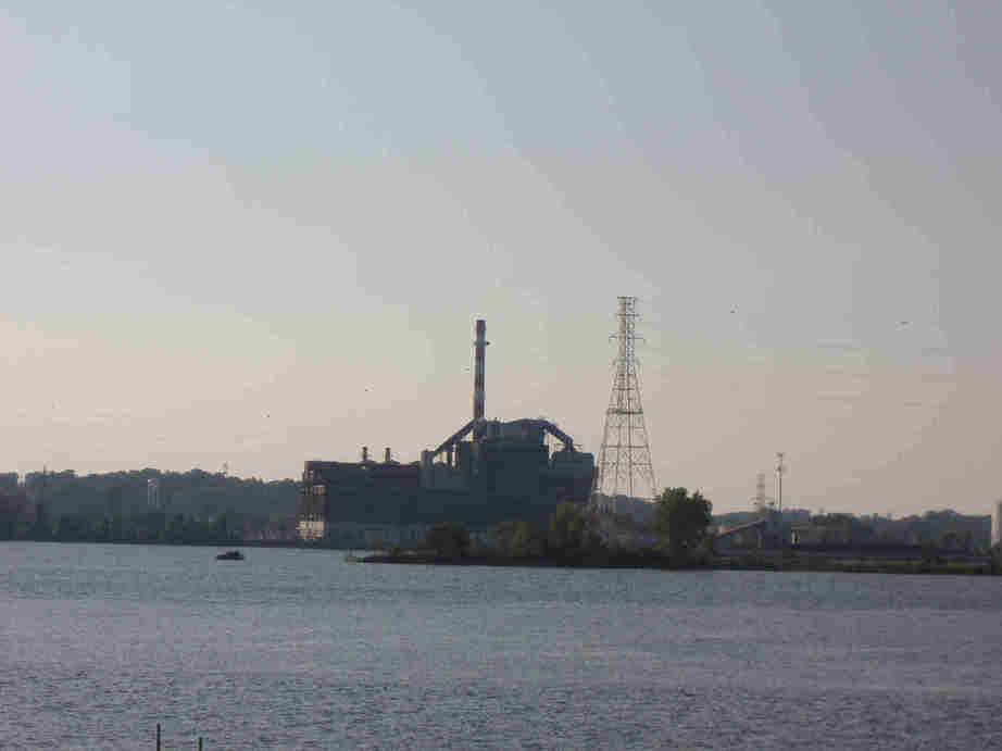 Riverdale, IA: Power plant along the Mississippi Riverdale, Iowa
