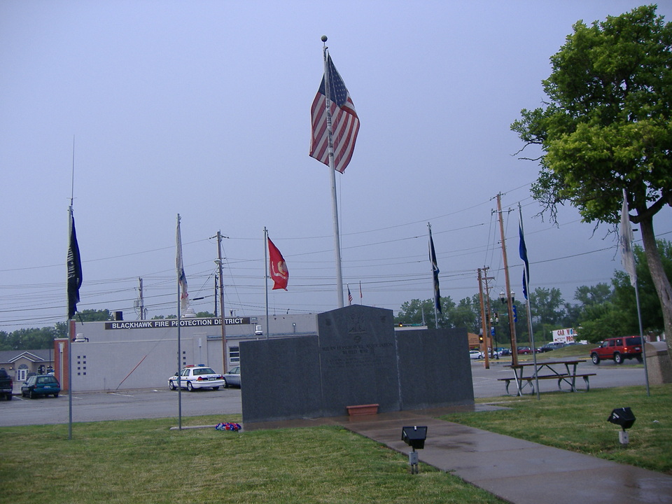 Milan, IL: Veteran's memorial Milan