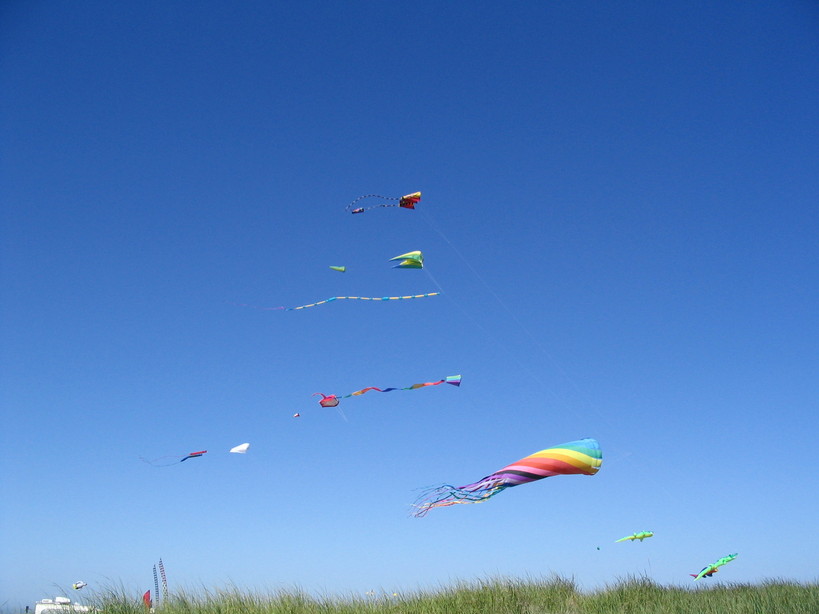 Long Beach, WA: Kites at the ocean