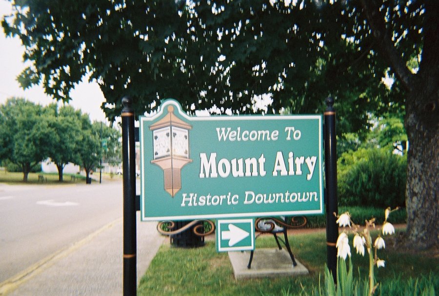 Mount Airy, NC: Mount Airy, NC - Mount Airy Sign