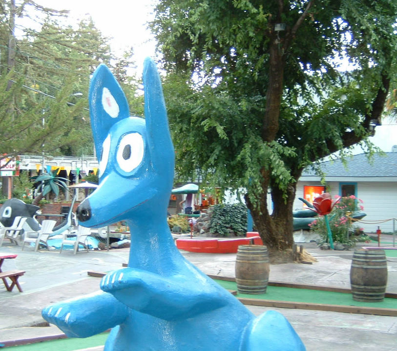 Guerneville, CA: Blue Kangaroo at Guerneville Pee Wee Golf