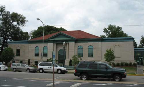 Edwardsville, IL: Public Library in Downtown Edwardsville