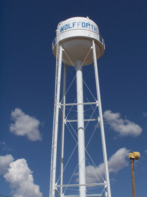 Wolfforth, TX: Water tower on the southwest side of town