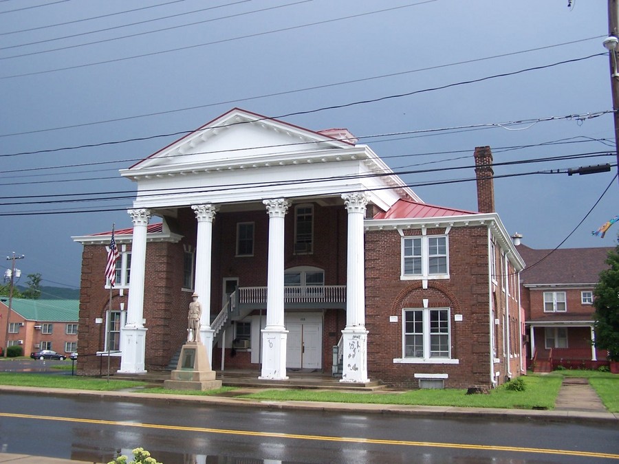 Petersburg, WV: Old Grant County Courthouse, Petersburg, West Virginia