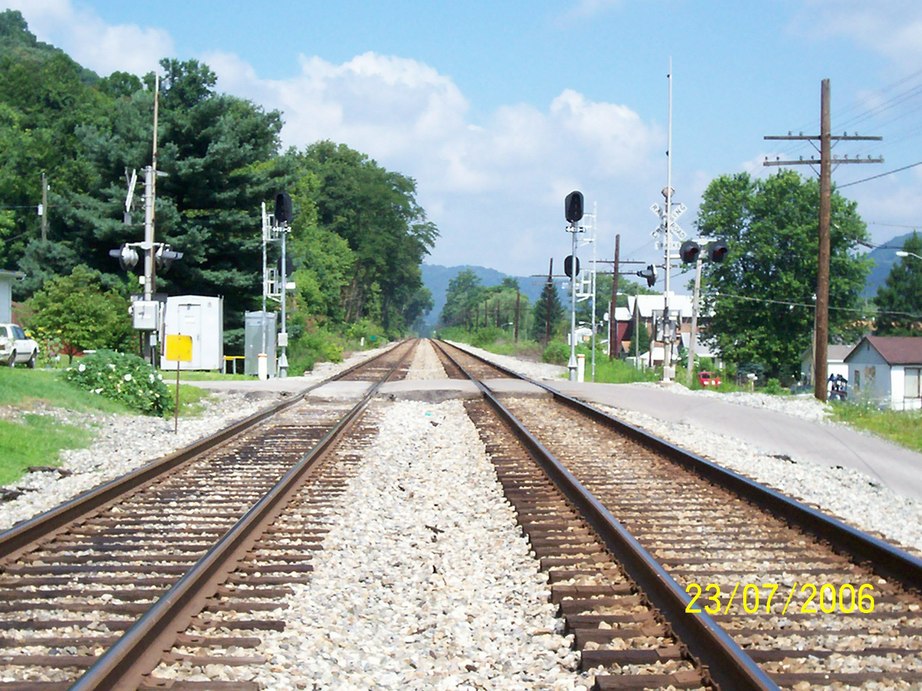 Chesapeake, WV: CXS Mainline Railroad