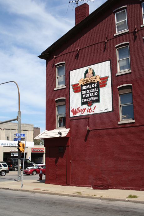 Buffalo, NY: View of the "Anchor Bar" in downtown Buffalo, NY. This bar/restaraunt is where the first "Buffalo" style chicken wings were invented and served.