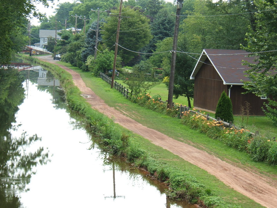 Yardley, PA: Delaware Canal, Yardley, PA. Historic towpath now used for recreation activities such as biking, jogging, walking, and canoeing.