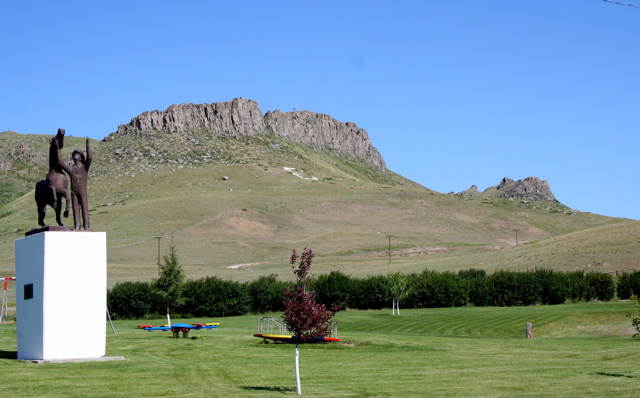 Cascade, MT: This park in Cascade has a swimming pool and beautiful views all around.
