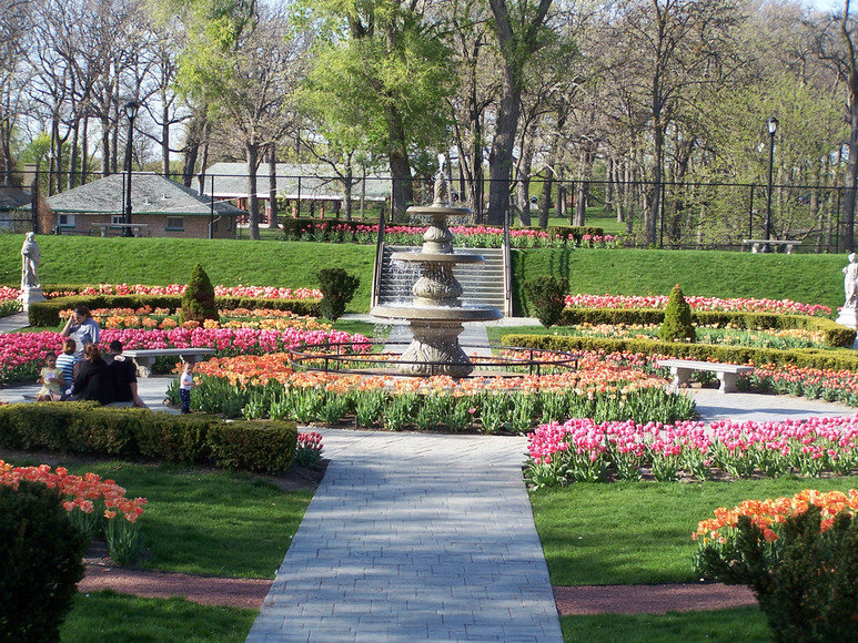 Aurora, IL: Sunken Gardens at Phillips Park, Aurora