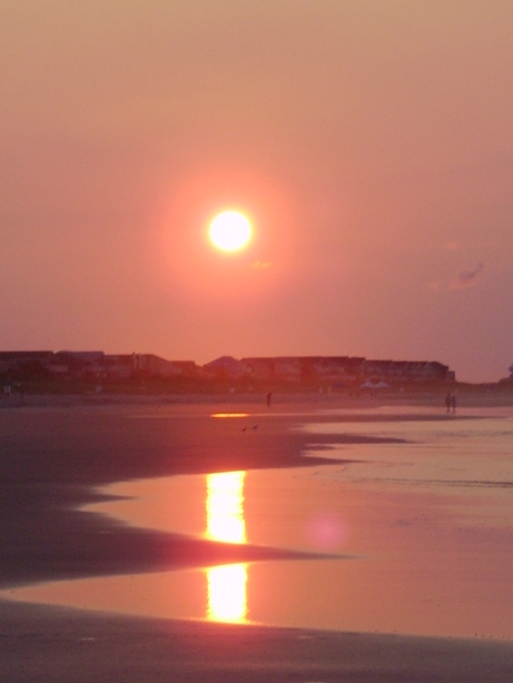 Sunset Beach, NC: Sunrise on the beach