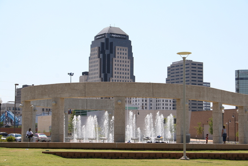 Shreveport, LA: Shreveport Riverview Park with downtown in the background