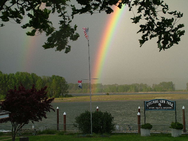 St. Helens, OR: Rainbow over the Columbia