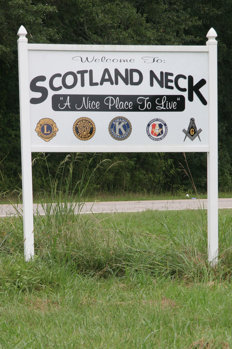 Scotland Neck, NC: Sign "Welcome to Scotland Neck"