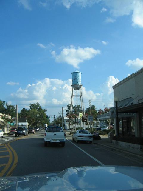 Chipley, FL: Chipley water tower, downtown