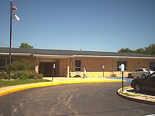 White Hall, IL: White Hall Elementary School on Sherman St. in White Hall, IL.